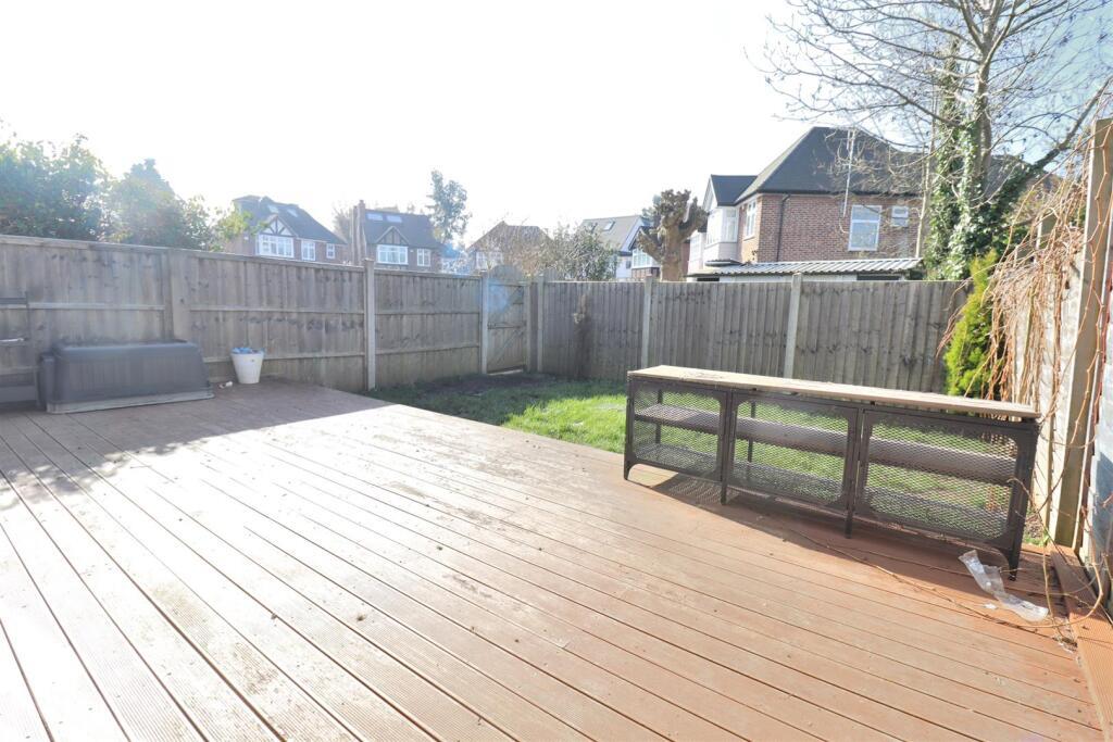 Hale Grove Gardens, Mill Hill